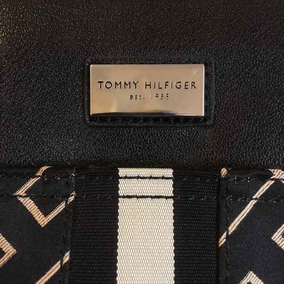 Tommy Hilfiger Purse Black Beige Canvas Fabric Faux Leather Trim Handbag Tote - Picture 7 of 8